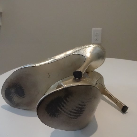 Guess Vincenza Gold Heels - Picture 7 of 8